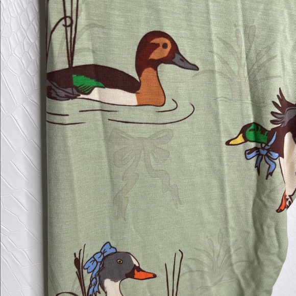 In My Sundays Fancy Fowl Short Robe - Picture 4 of 10